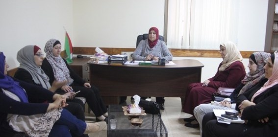 "مدرسة الأمهات" تشرع بعدة مشاريع نوعية لتمكين النساء
